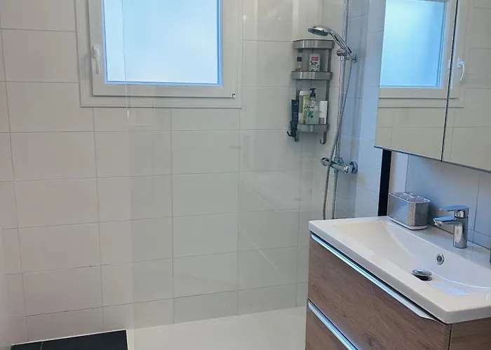 Апартаменты 2 Pieces - Cosy - Parking Securise Крадиньян